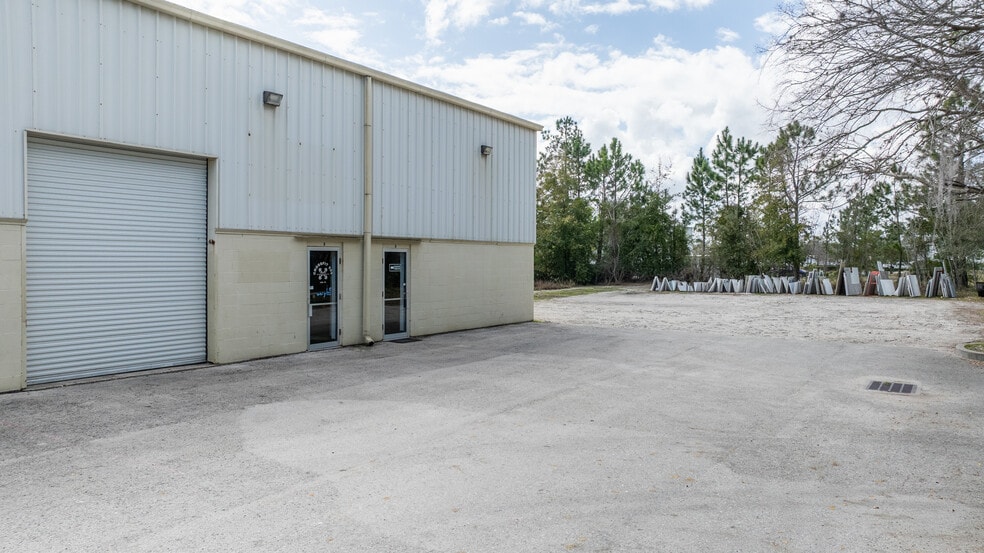 More Photos Of 11366 Trade Ct, Jacksonville Warehouse For Lease