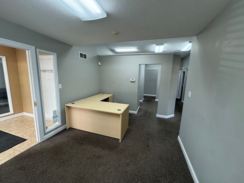 More Photos Of 2901 E Bristol St, Elkhart Office For Sale