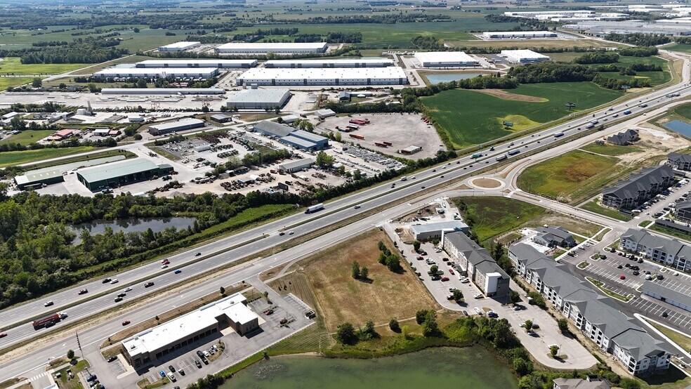 More Photos Of 6054 Gateway Dr, Whitestown Medical For Lease