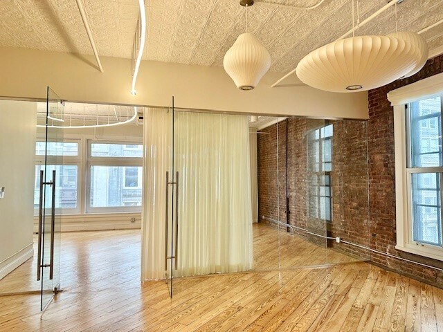More Photos Of 166 Mercer St, New York Office For Lease