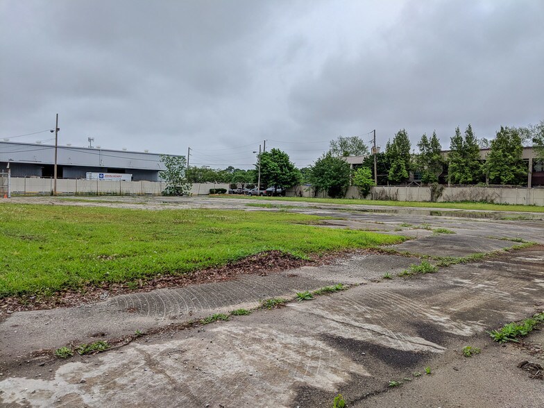 More Photos Of 2701 Richland Ave, Metairie Land For Lease