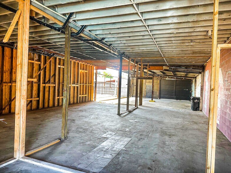More Photos Of 1420-1424 W Slauson Ave, Los Angeles Warehouse For Sale