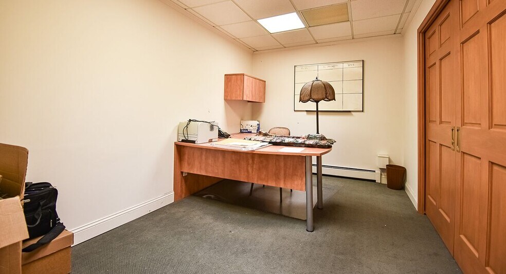 More Photos Of 8404 Georgia Ave, Silver Spring Office For Sale