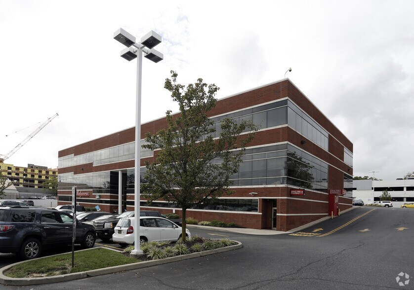 More Photos Of 1300 N Grant Ave, Wilmington Office For Sale