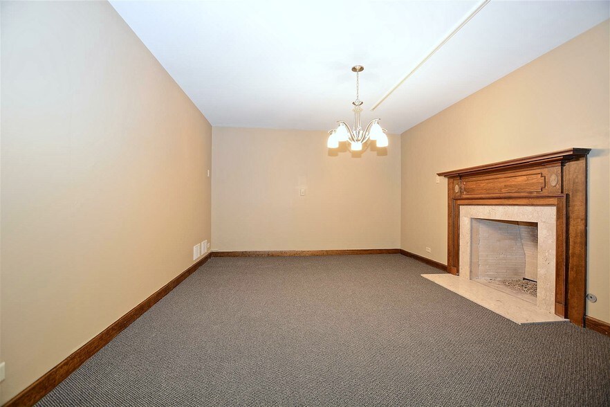 More Photos Of 1626 W Colonial Pky, Inverness Office For Sale