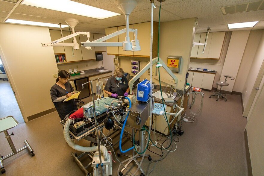 More Photos Of 987 Laurel St, San Carlos Medical For Sale