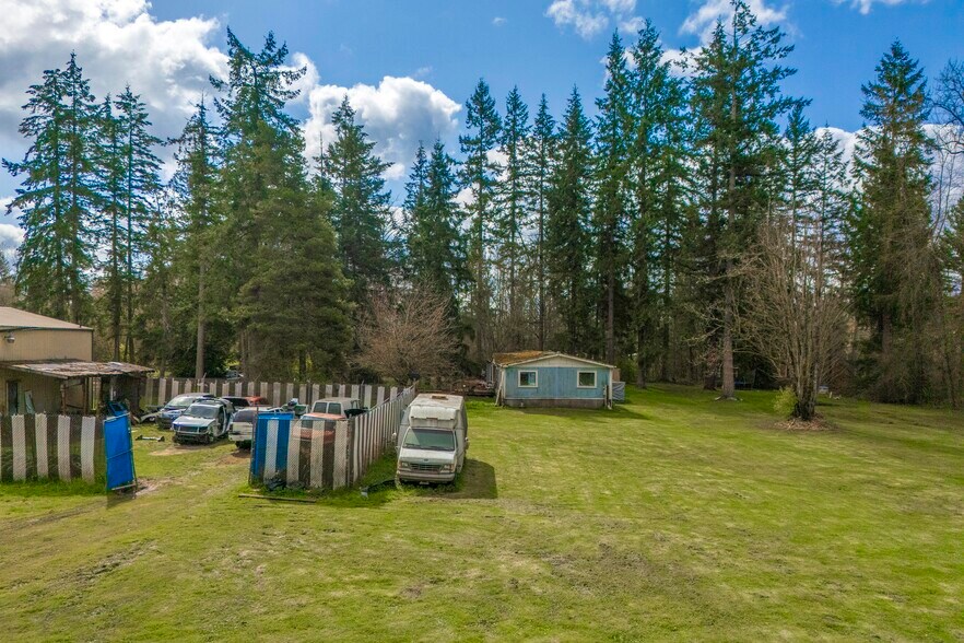 More Photos Of 32416 Mountain Hwy E, Eatonville General Retail For Sale