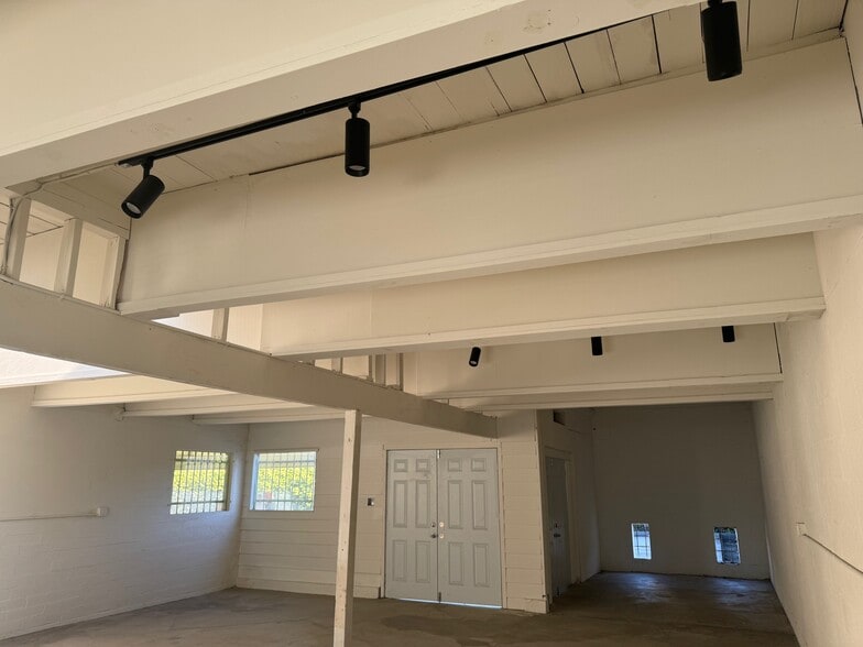 More Photos Of 124 N Catalina Ave, Redondo Beach Storefront For Lease
