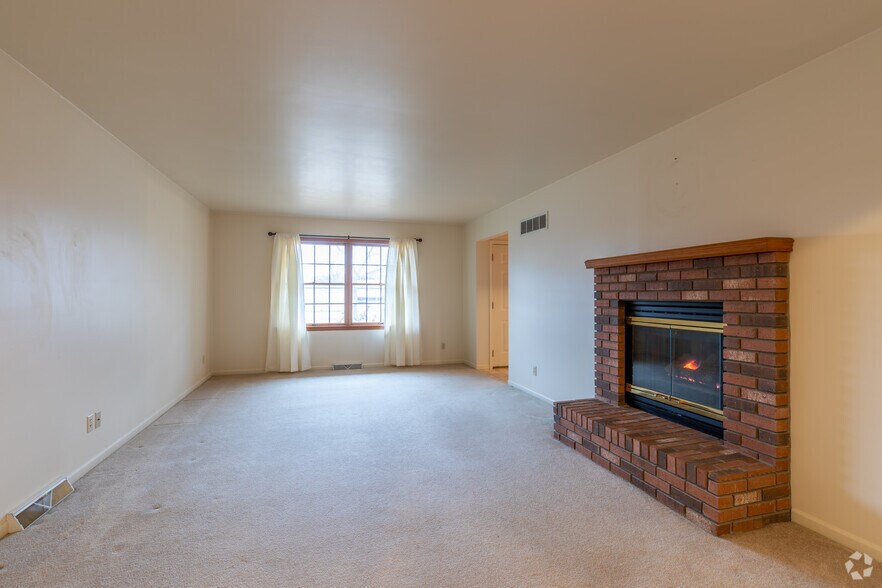 More Photos Of 1565 N Hickory Rd, Owosso Apartments For Sale