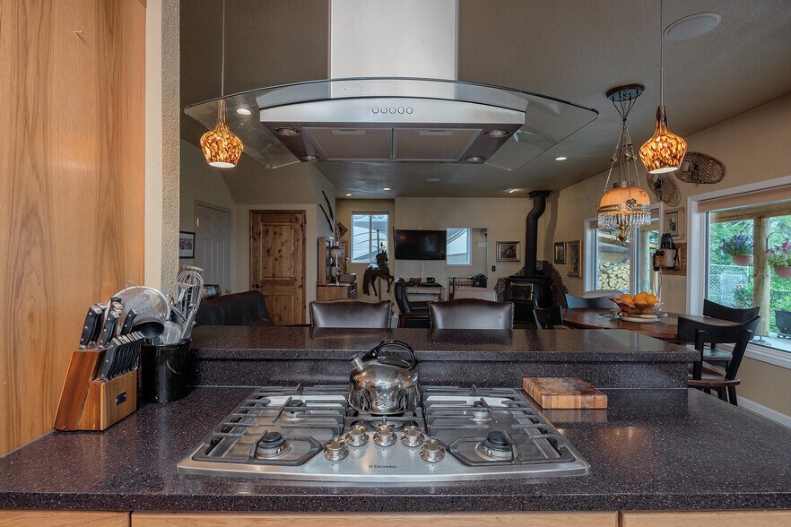 More Photos Of 6831 Orchid Dr, Salcha Specialty For Sale