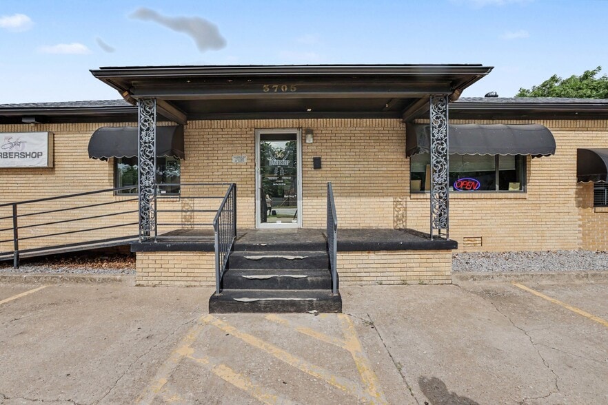More Photos Of 3701 N Meridian Ave, Oklahoma City Office For Sale