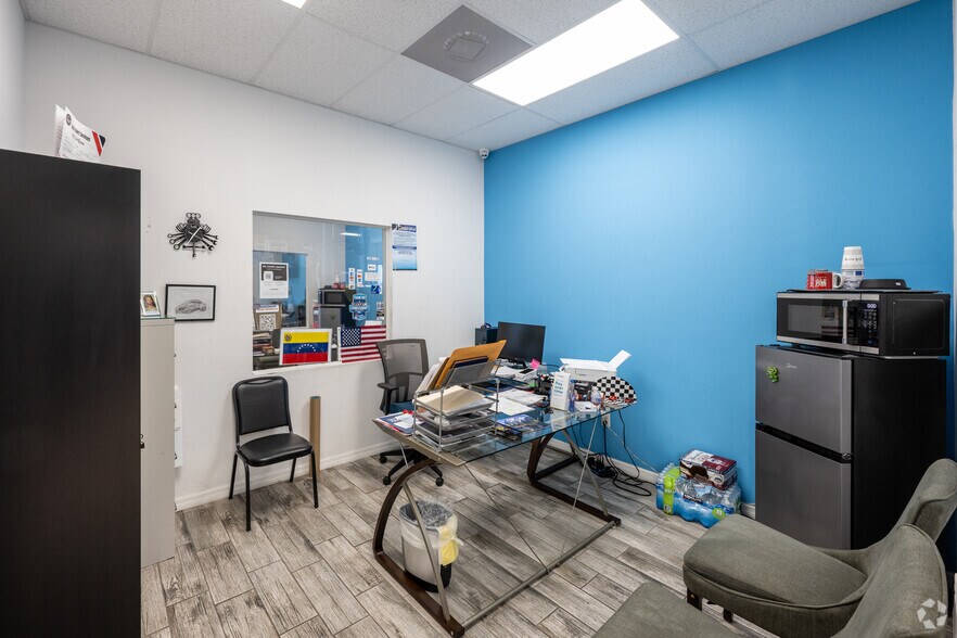 More Photos Of 2618 Sanford Ave, Sanford Freestanding For Lease