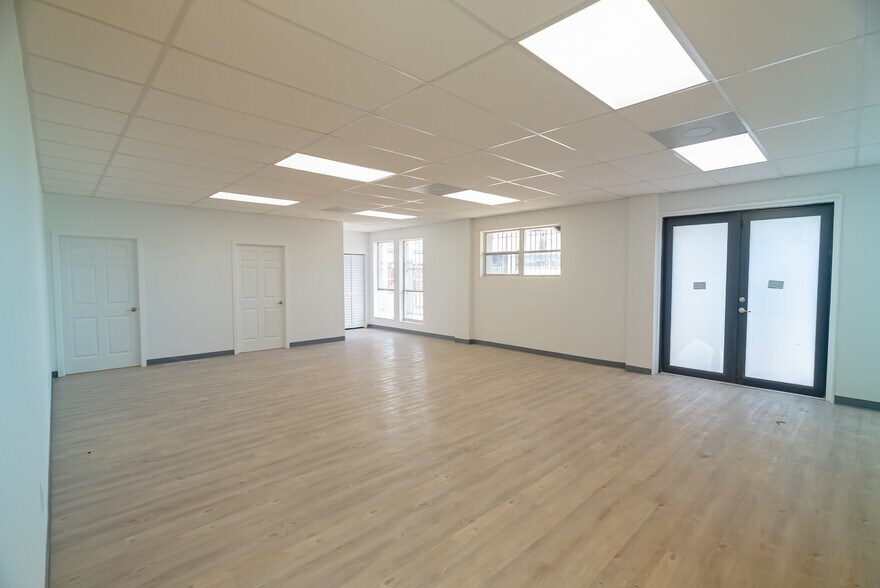 More Photos Of 2901 NW 39th St, Miami Unknown For Lease