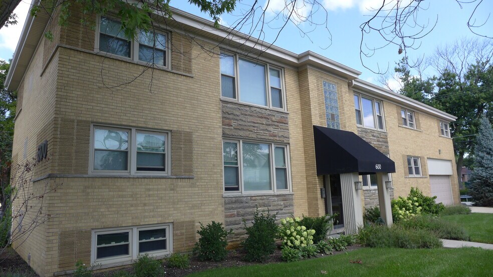 Primary Photo Of 600 Higgins Rd, Park Ridge Apartments For Lease