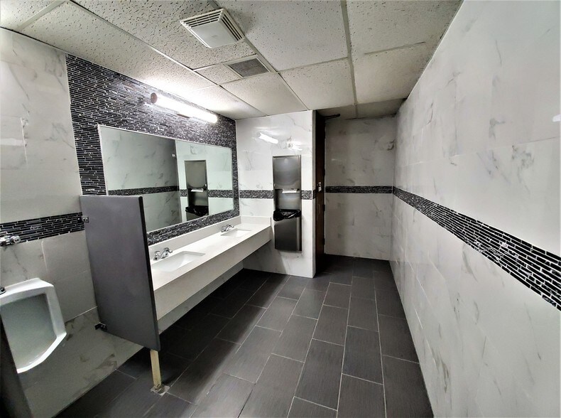 More Photos Of 833 E Arapaho Rd, Richardson Office For Lease