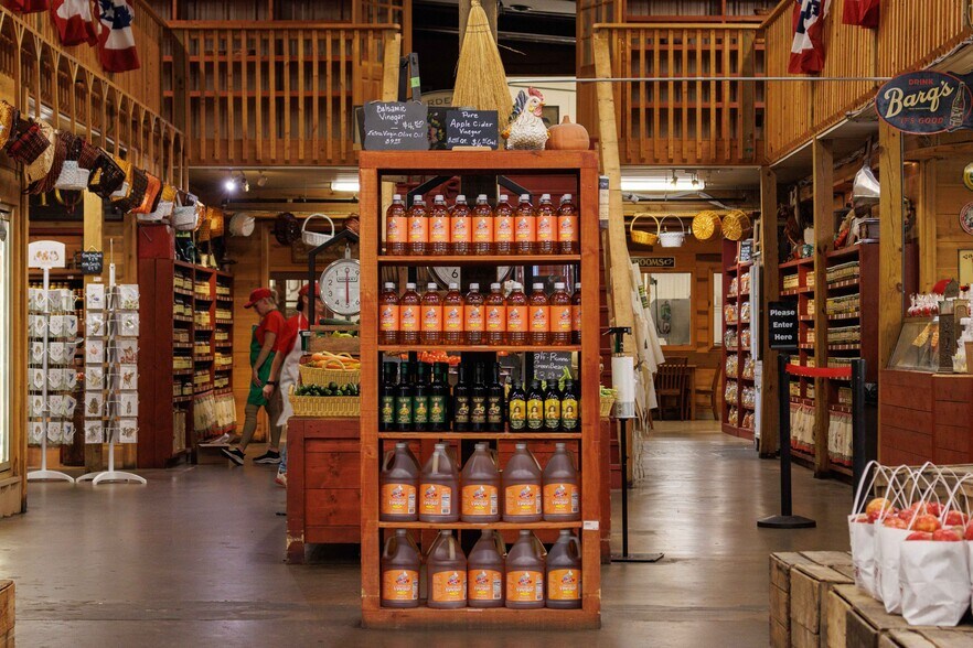 More Photos Of 63 Talona Spur Rd, Ellijay Freestanding For Sale