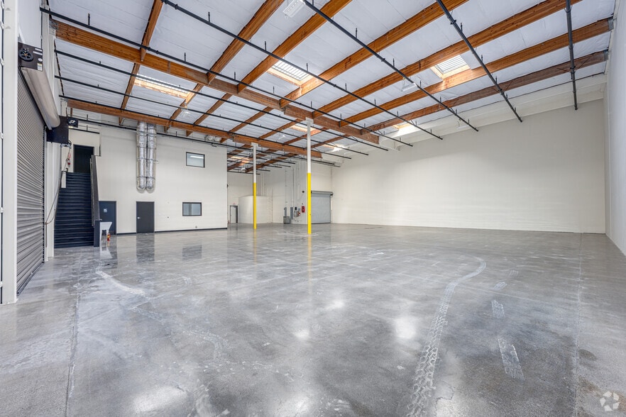 More Photos Of 7617-7621 Somerset Blvd, Paramount Unknown For Lease
