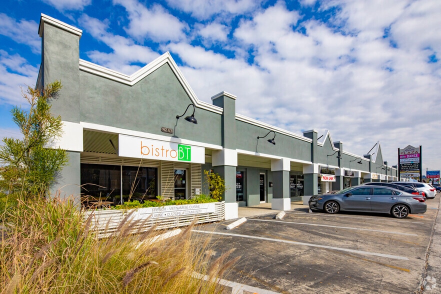 More Photos Of 4245 Henderson Blvd, Tampa Storefront For Lease