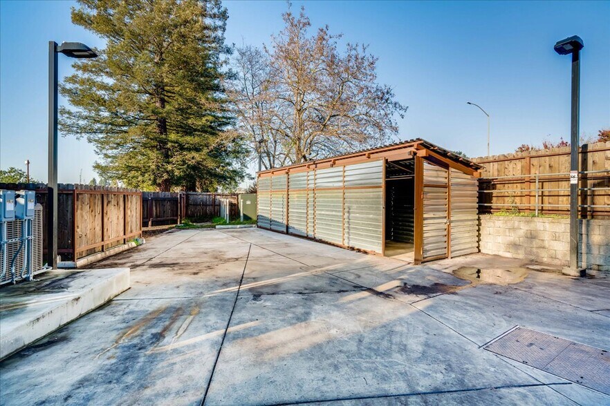 More Photos Of 920-930 3rd St, Napa Flex For Lease