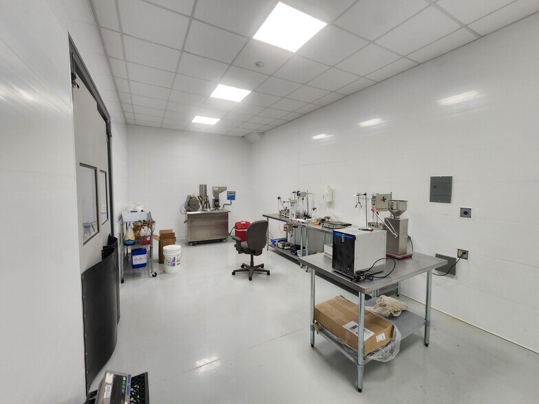 More Photos Of 2-16 Bert Collins Dr, Throop Warehouse For Lease