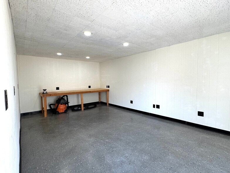 More Photos Of 75 Dillon Ave, Campbell Service For Sale