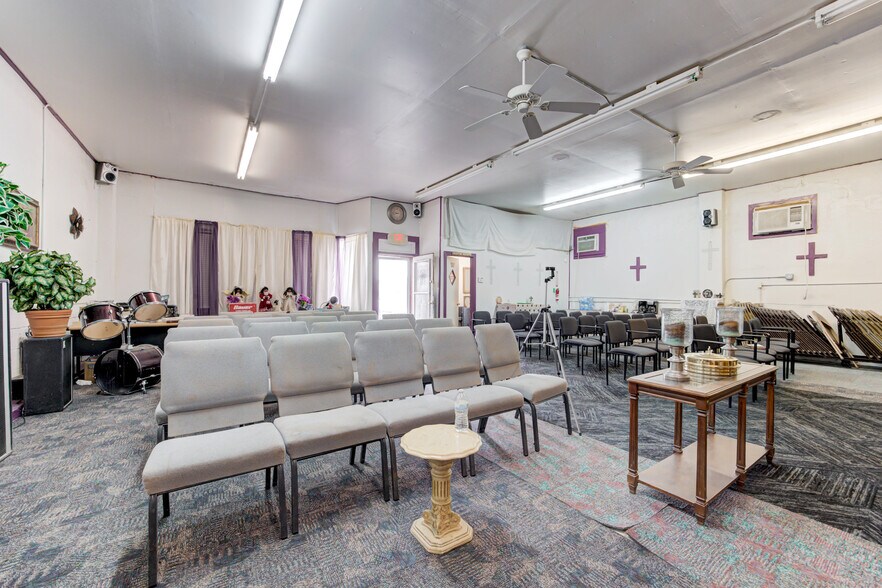 More Photos Of 1923 N Lottie Ave, Oklahoma City Storefront For Sale