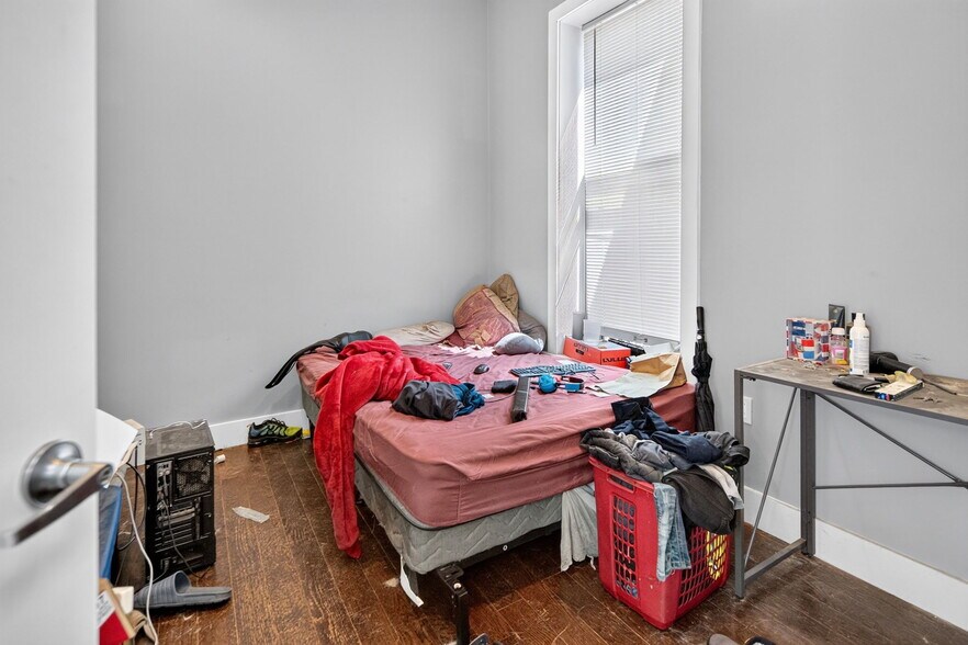 More Photos Of 83 Beaver St, Albany Apartments For Sale