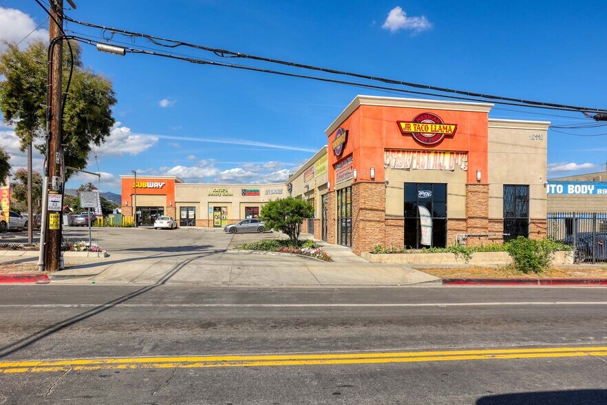 More Photos Of 10118 San Fernando Rd, Pacoima Unknown For Lease