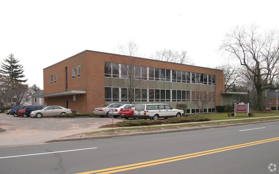 More Photos Of 80 S Main St, West Hartford Medical For Lease