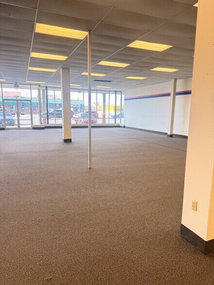 More Photos Of 120 Chiefs Way, Pensacola Freestanding For Lease