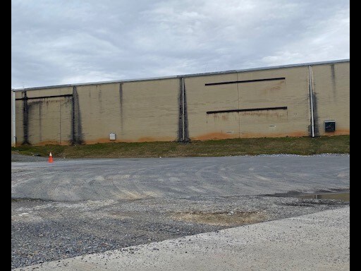 More Photos Of 238 S Industrial Blvd, Calhoun Warehouse For Sale