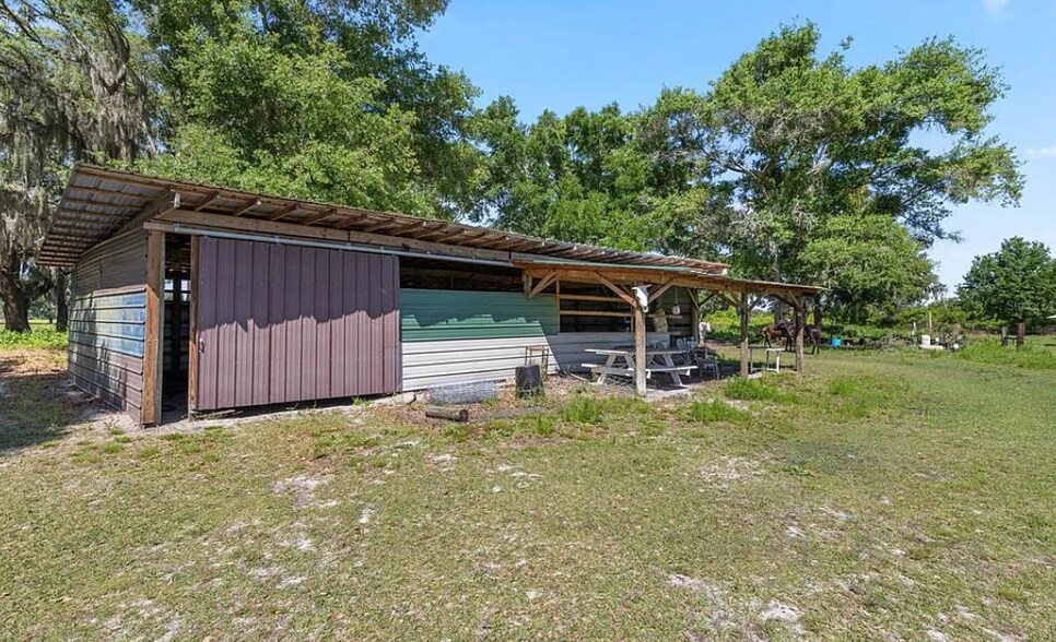 More Photos Of 101 SE 51st Lane, Center Hill Land For Sale