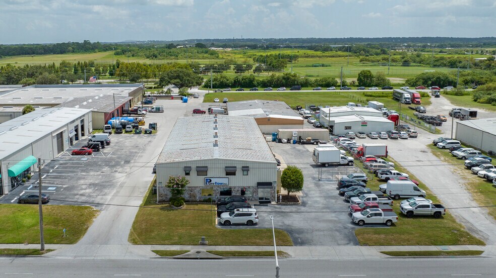 Primary Photo Of 2101 E Edgewood Dr, Lakeland Showroom For Lease