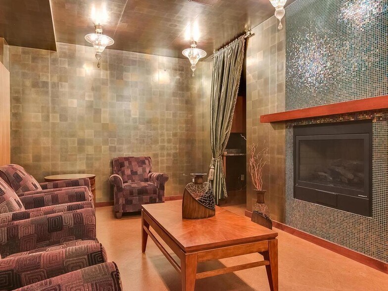 More Photos Of 4100 Spring St, Spring Park Storefront Retail Residential For Lease