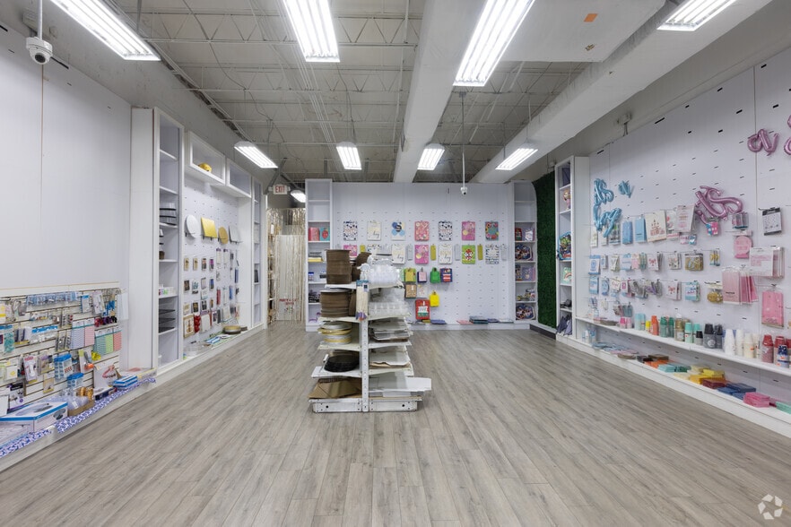 More Photos Of 4646-4698 NW 183rd St, Miami Gardens Unknown For Lease