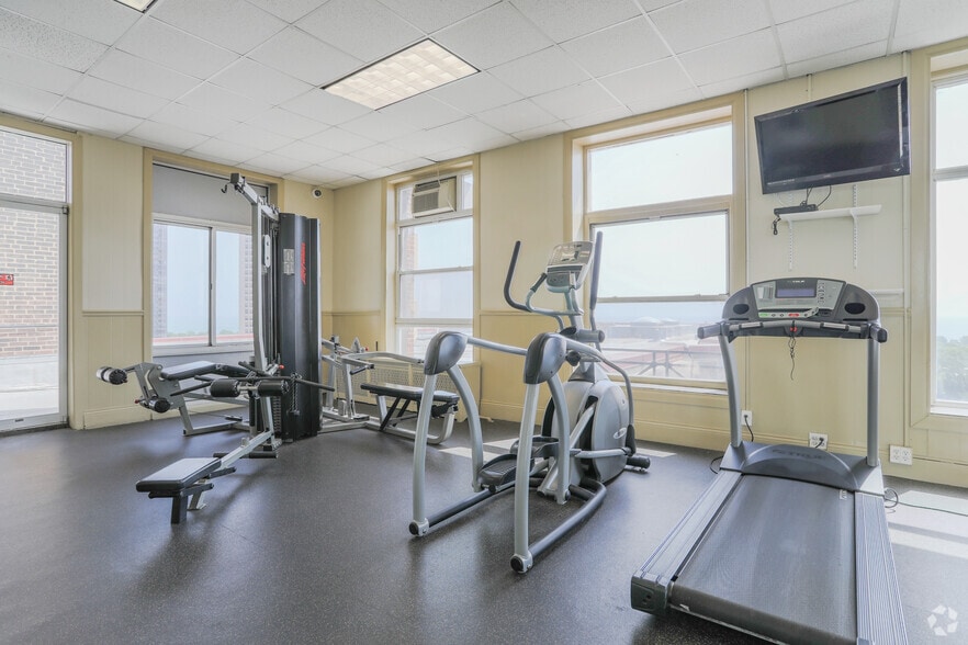More Photos Of 5240 N Sheridan Rd, Chicago Apartments For Lease