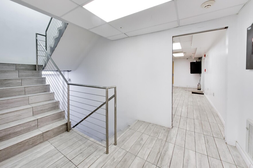 More Photos Of 924 H St NE, Washington Storefront For Lease