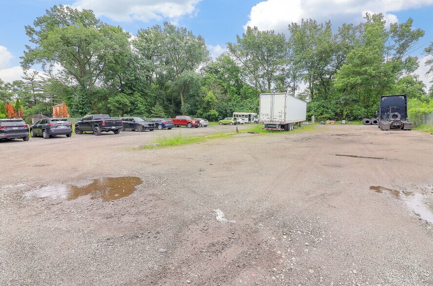 More Photos Of 17735 Chappel Ave, Lansing Industrial For Sale