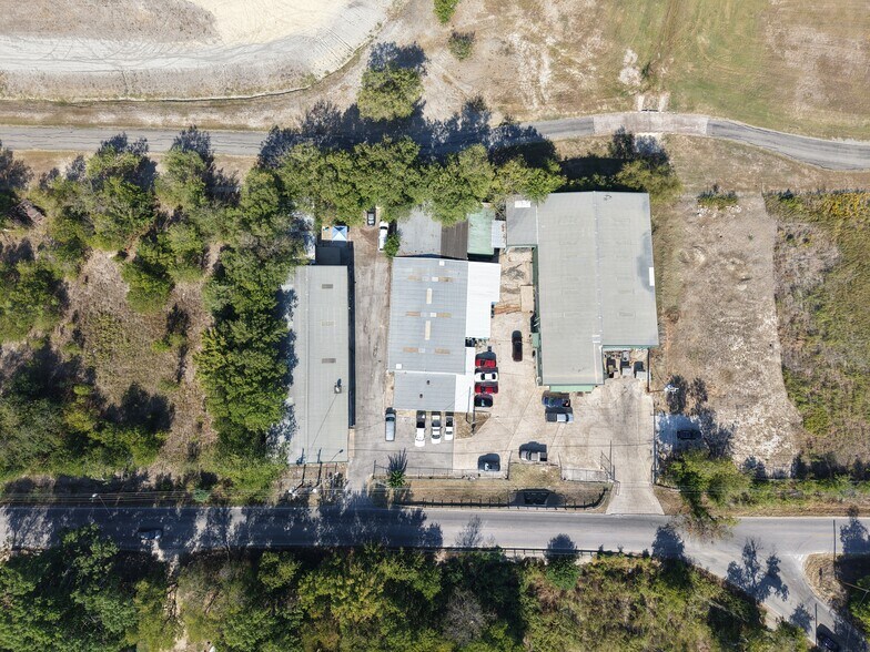 More Photos Of 11400 Old Lockhart Rd, Austin Warehouse For Sale