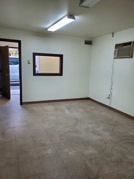 More Photos Of 2640-2666 W 79th St, Hialeah Warehouse For Lease