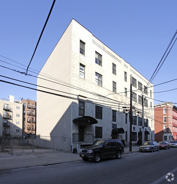 More Photos Of 328-330 Grand St, Hoboken Medical For Lease
