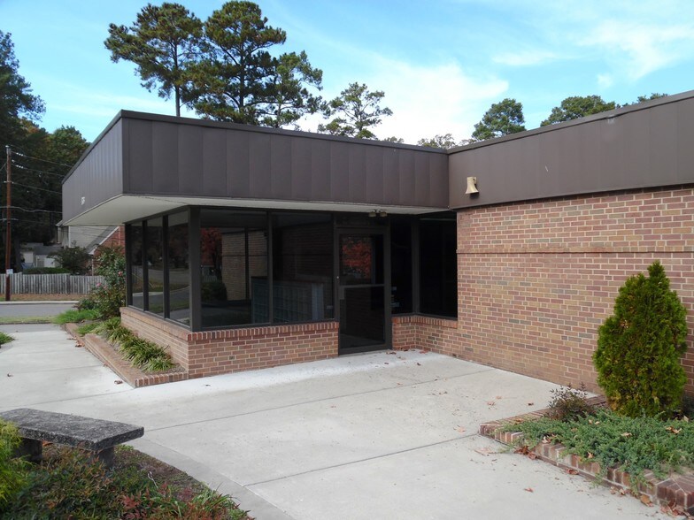 More Photos Of 136 Carbonton Rd, Sanford Office For Lease