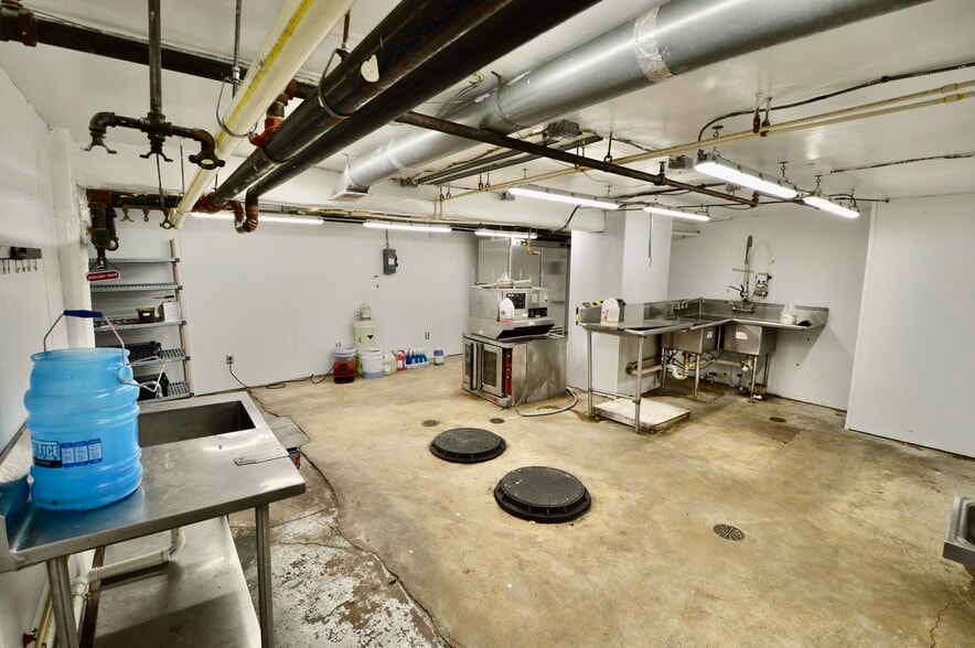 More Photos Of 535 Madison Ave, Covington Office For Lease