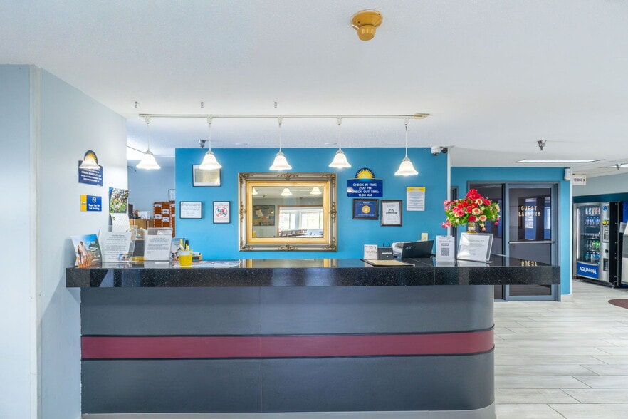 More Photos Of 3000 Singing Hills Blvd, Sioux City Hotel For Sale