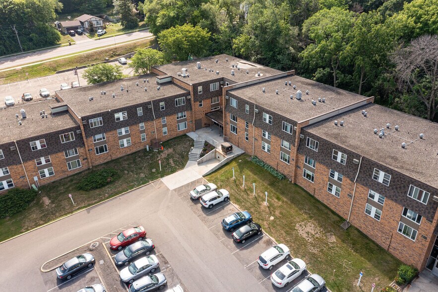 More Photos Of 2236 Lower Afton Rd, Saint Paul Apartments For Sale
