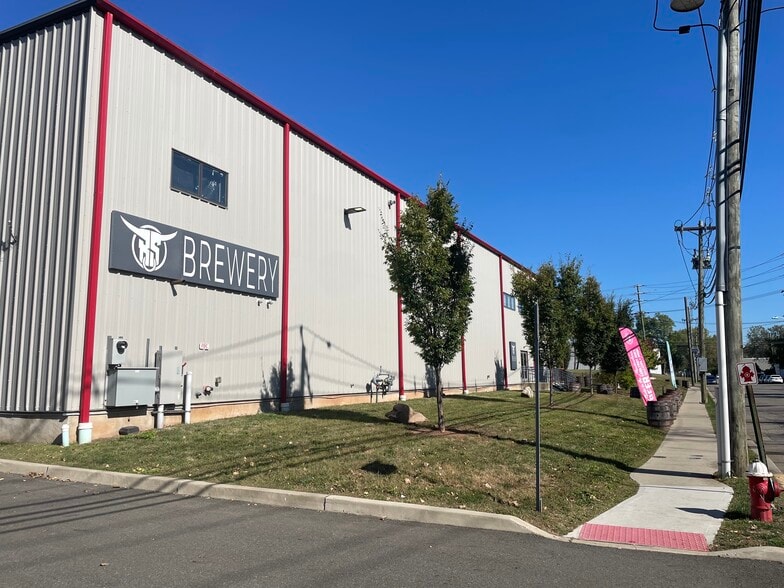 Primary Photo Of 316 20th St, Carlstadt Manufacturing For Sale