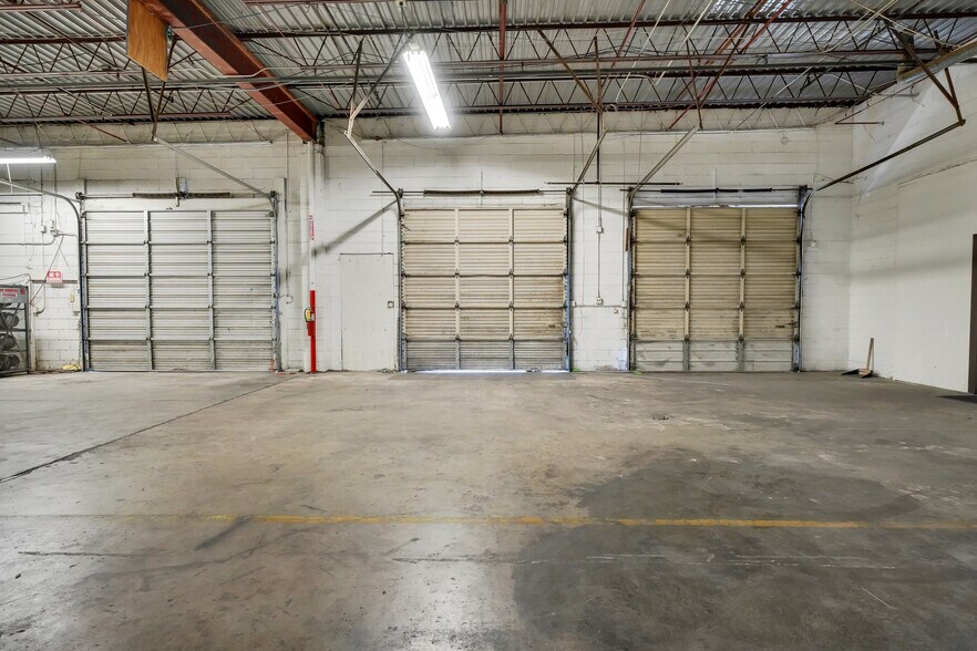 More Photos Of 1900 Buford Hwy, Duluth Warehouse For Lease
