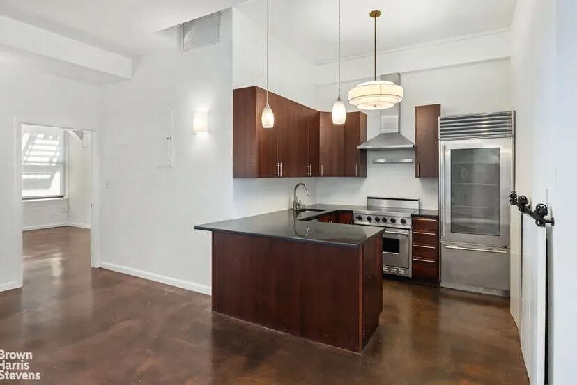 More Photos Of 8 Beach St, New York Apartments For Sale