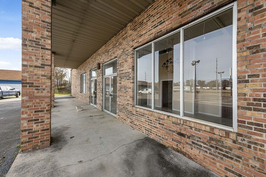 More Photos Of 2808 E Lamar Alexander Pky, Maryville Freestanding For Lease