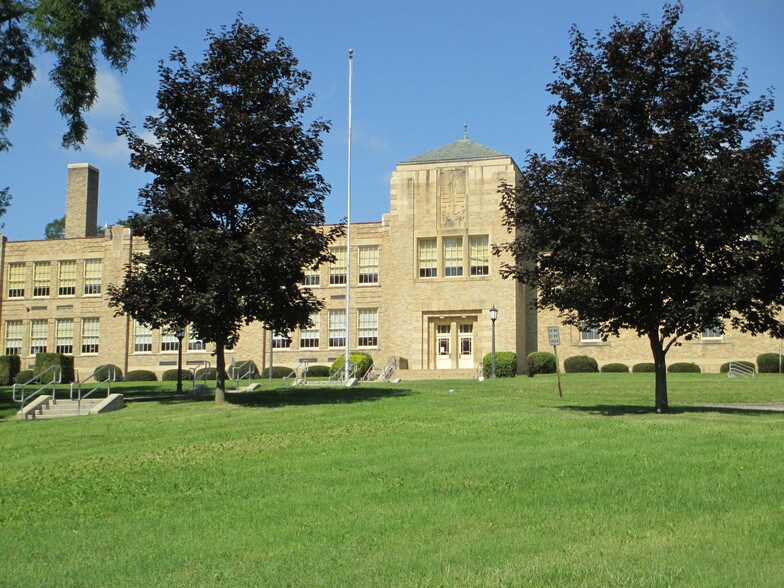 More Photos Of 15 Bauder Ave, Hammondsport Office Residential For Lease